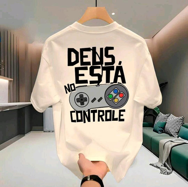 Camisa Deus no Controle